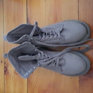 Platform boots